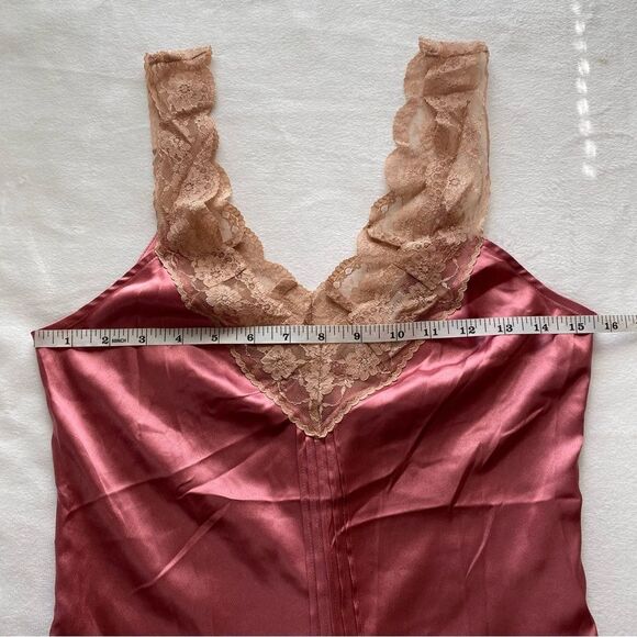 Rare Y2K Victoria’s Secret Satin and Lace Pink Romper Size Small - Picture 13 of 15